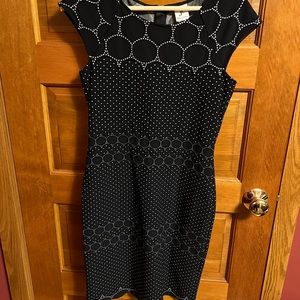 julia jordan black with white dress. Size 6